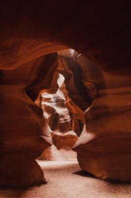 Wandbild: Leuchtende Farben des Upper Antelope Canyon, dem berühmten Slot [...]