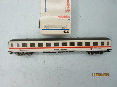 HO - Marklin 4232 Passenger Car ''Rollende Landstrasse''  NIB