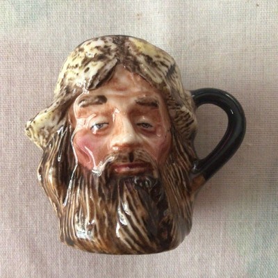 Vintage evtl. Doulton Keramik kleine Figur Kanne ''ROBINSON CRUSOE'' 