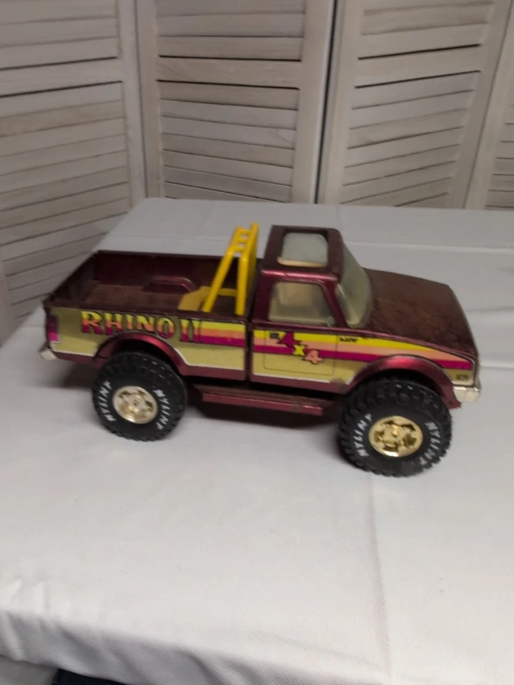 Antigo 1980 NYLINT AÇO PRENSADO RHINO II CAMINHÃO 4X4 CHEVY PICK UP TRUCK VERMELHO - Imagem 3 de 4