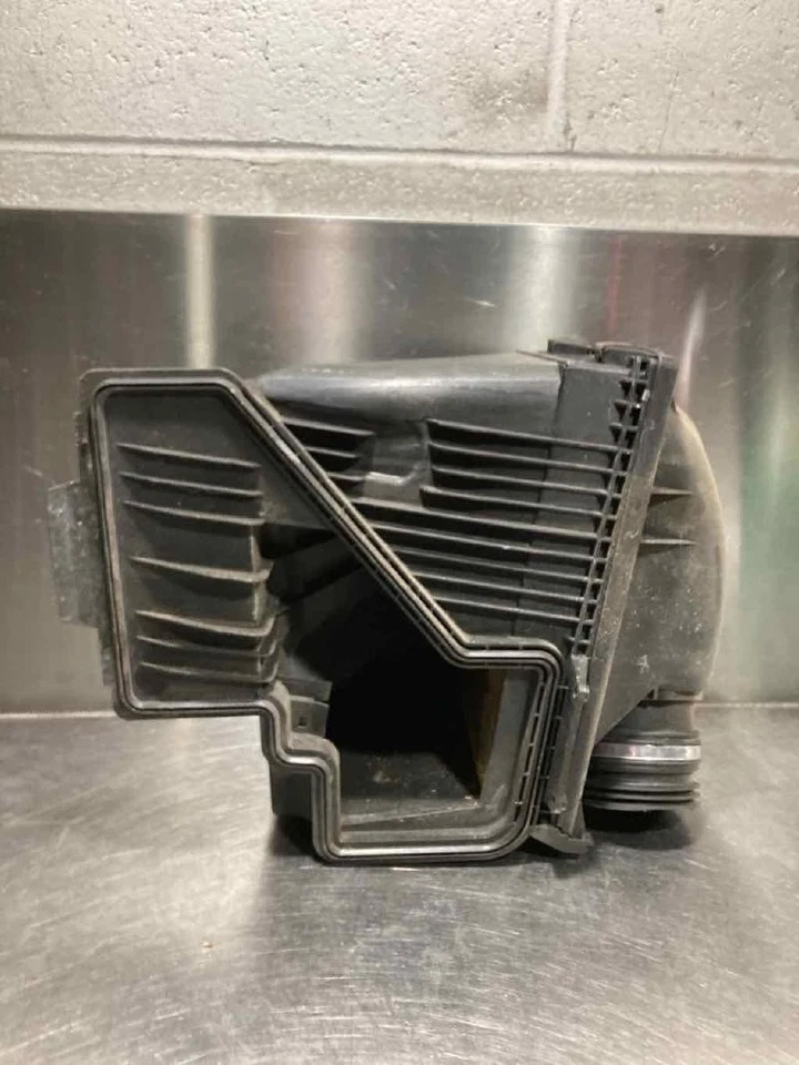 2007-2008 BMW 750Li Air Cleaner Box Assembly Right Intake Filter OEM Used Unit Foto 2 de 4