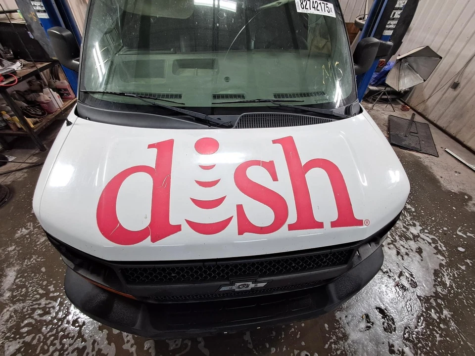 Used Front Right Door Assembly Front fits: 2015 Chevrolet Express 2500 van R. el - Image 4 of 4