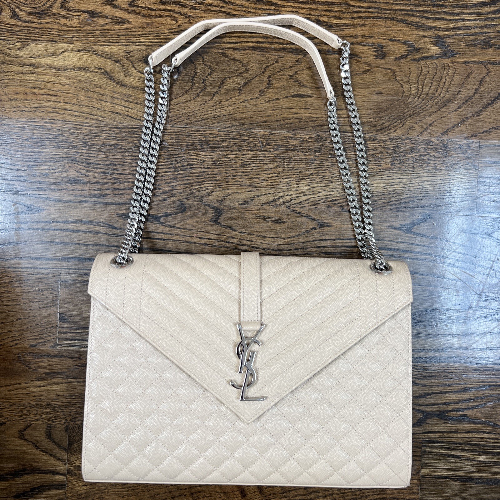 Borsa a tracolla Saint Laurent grande busta monogramma materasso in pelle