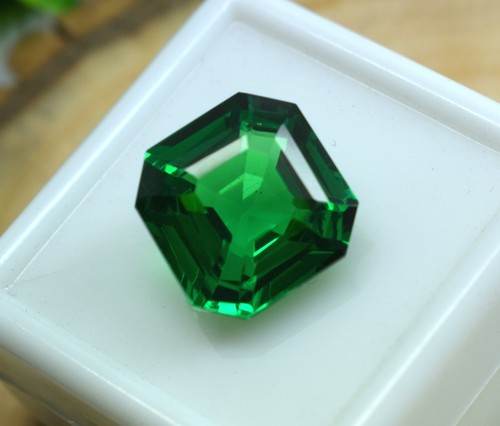 Asscher Form AAA ++ Top zertifizierter Edelstein grüner Granat 10,40 Karat ca. - Bild 5 von 9
