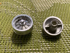 1/32 Strombecker #9030 5/8" chrome wire slot car wheels 1 PAIR PRESSON NOS LOOSE