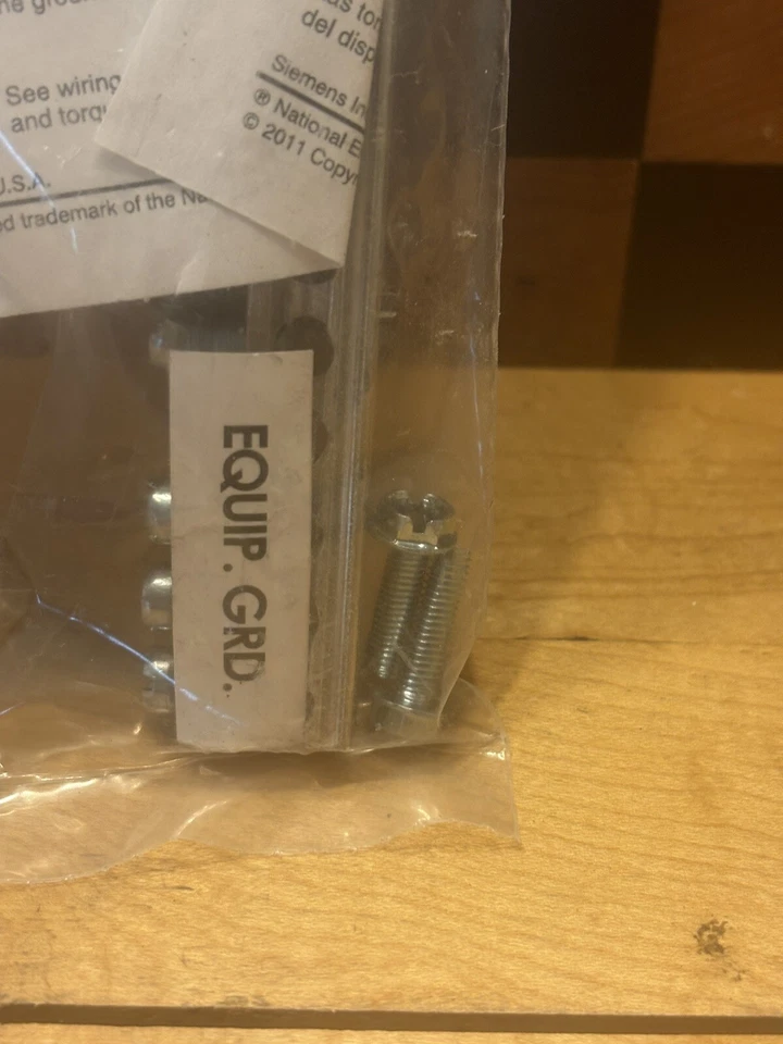 ELECTRICENTER EC2GB152 GROUND BAR KIT 15 POSITION. NEW#14-4 AWG With 2/0AWG Lug - Image 3 of 4