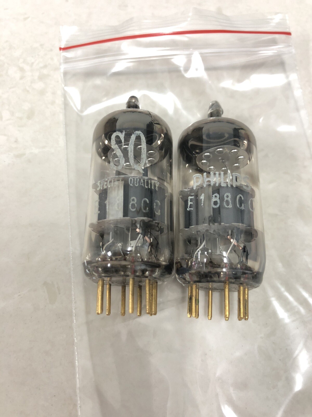 自作真空管プリアンプ 6DJ8 動作品