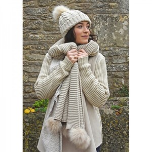 cream ladies bobble hat