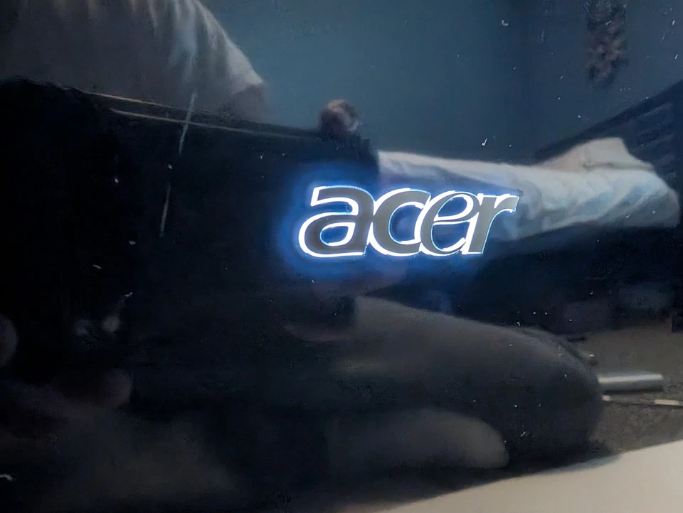 Ноутбук ретро Aspire 6930g нуждается в TLC - Изображение 3 из 4