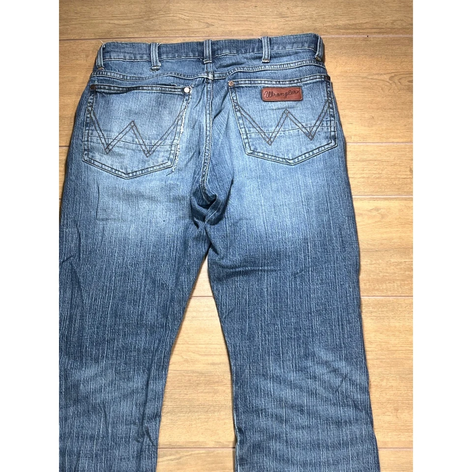 Pantalones de mezclilla para hombre Wrangler retro ajustados rectos azules talla 30x32 Foto 3 de 4
