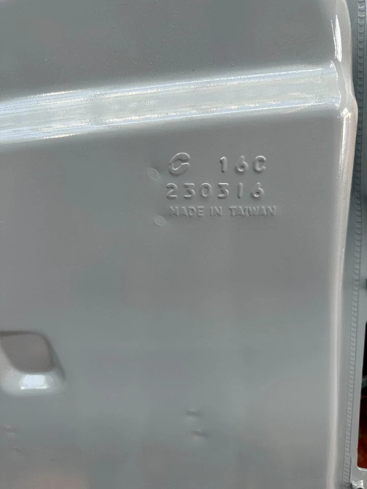 Toyota Rav4 2000-2006 Fuel Tank - Petrol Tank no fitting - Image 2 of 4