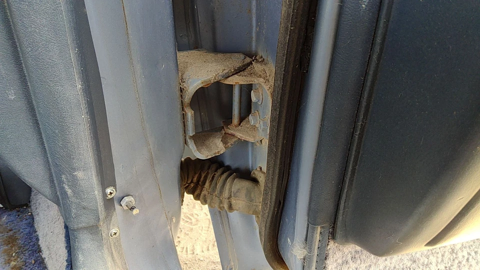 1980-1984 Deville Sedan Rh passageiro porta traseira direita conjunto de pares de dobradiças fabricante de equipamento original 01714401 - Imagem 3 de 3