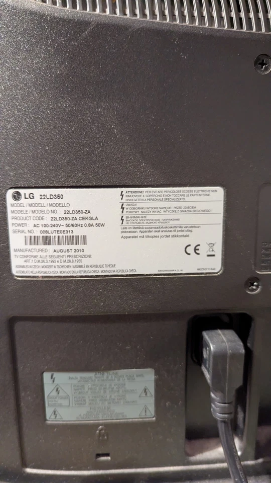 LG 22" TV Monitor 22LD350 Freeview & HDMI. Used in good condition. - Image 3 of 4