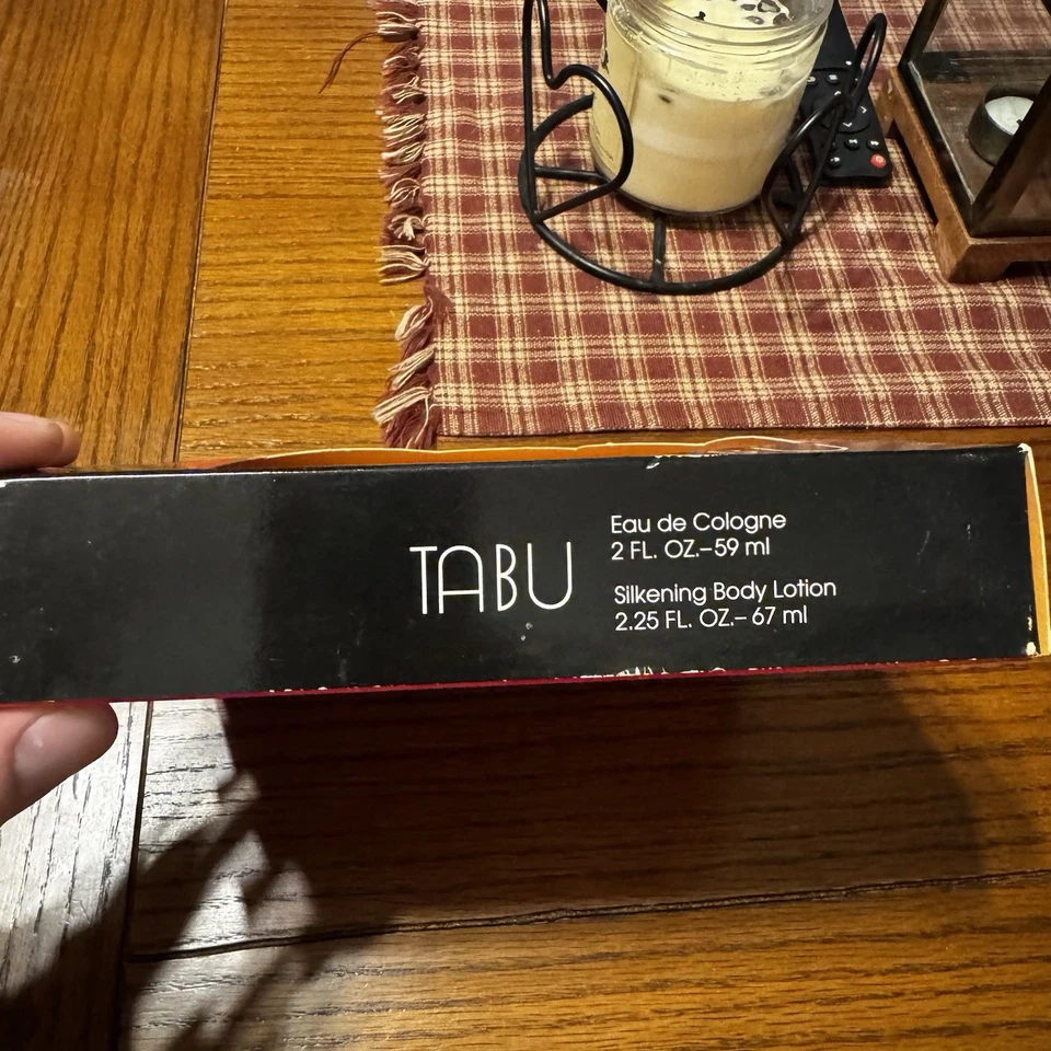 Juego de regalo navideño tabú vintage nuevo 2 piezas - 2 OZ colonia y loción de 2,25 OZ muy raro Foto 3 de 4