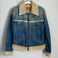 Vintage Levi's Women's Sherpa Trucker Denim Jacket Y2K high neck Women's Medium