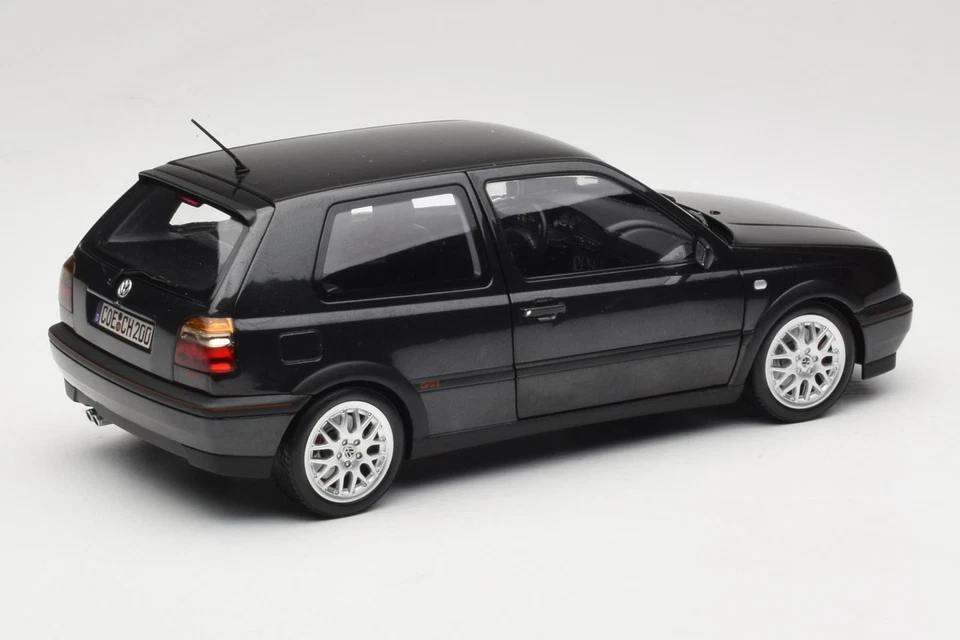 188415 Volkswagen Golf Mk3 GTI Black Metallic Norev 1/18 - Imagen 3 de 4