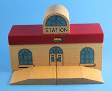 Brio Wooden Railway Station 33378 Vintage 3 Pieces Building, 2 Ramps, no People