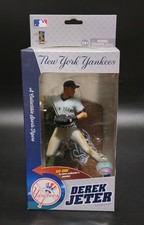 2014 McFarlane MLB Derek Jeter Commemorative Figure Two-Pack 8
