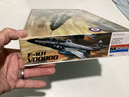 Monogramma voodoo F-101 #5811 modello aereo - Foto 3 di 6