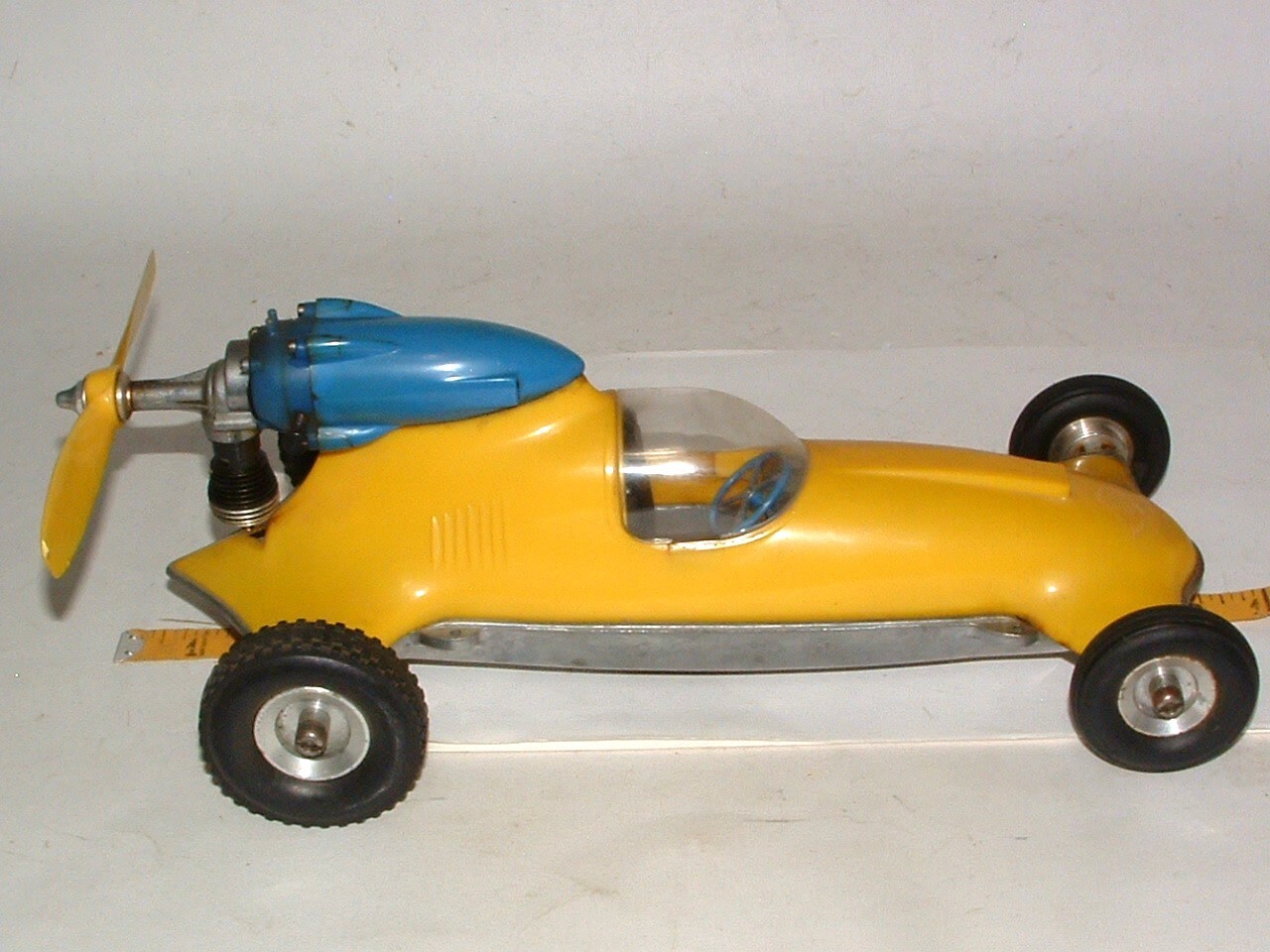 * COX THIMBLEDROME PROPROD YELLOW TETHER RACER METAL CHASSIS GOOD