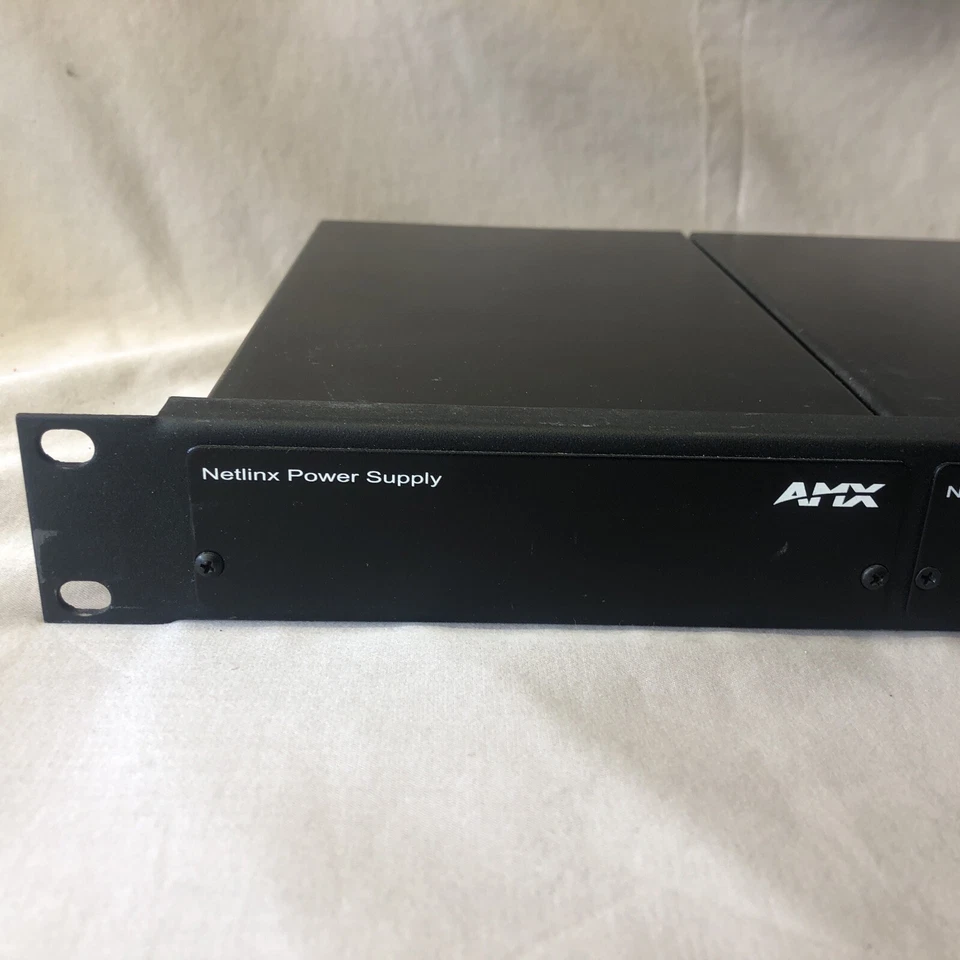 Sensor de sincronización de video AMX VSS2 y 2 fuentes de alimentación Netlinx con cables de alimentación Foto 2 de 4