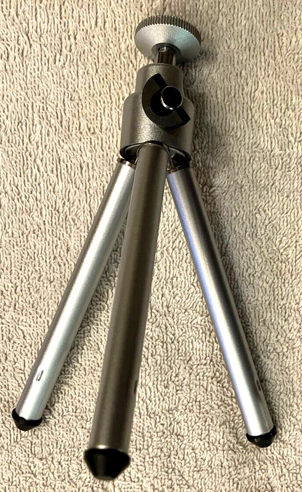 Insignia 5.5 Inch Mini Tripod Stabilizer For Digital Camera / Camcorder #410 - Image 2 of 4