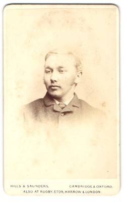 Fotografie Hills & Saunders, Cambridge, King´s Parade 15, Porträt eines jungen  
