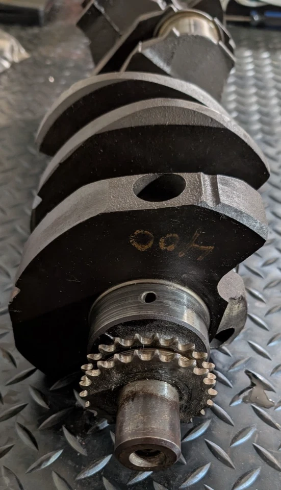 400 CHEVY Cast Original Crankshaft Cast# 3951529 - Image 3 of 4