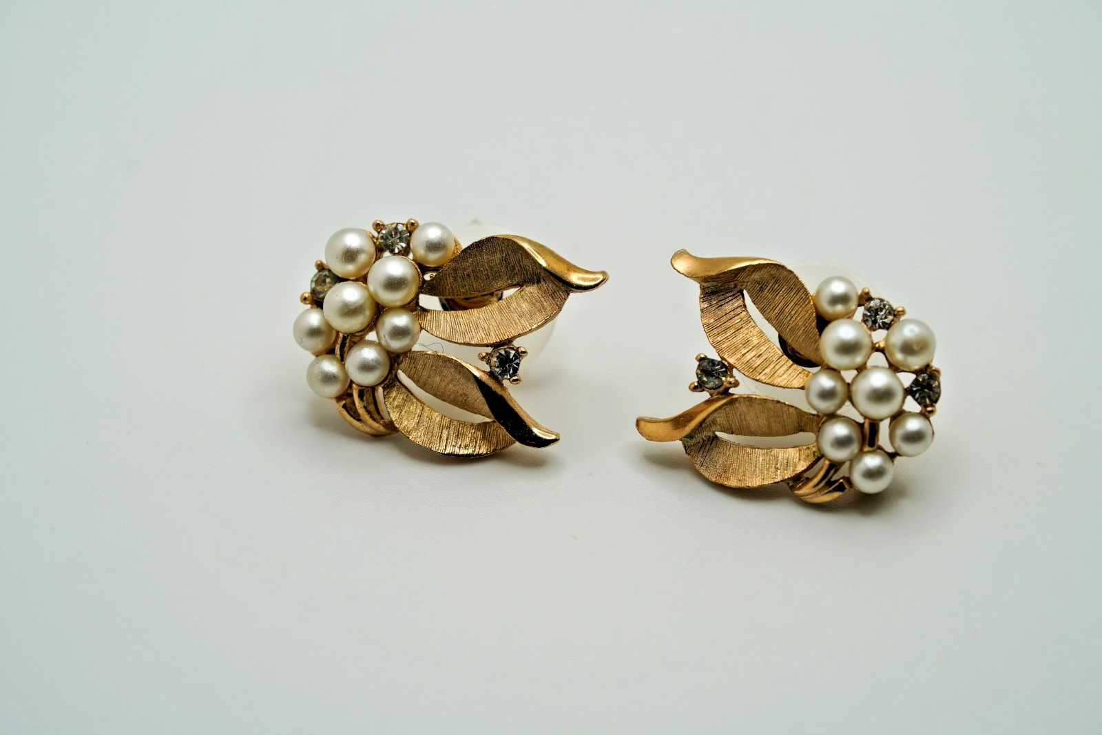 Vintage Trifari Pearl Rhinestone Stud Dangle Earrings signed