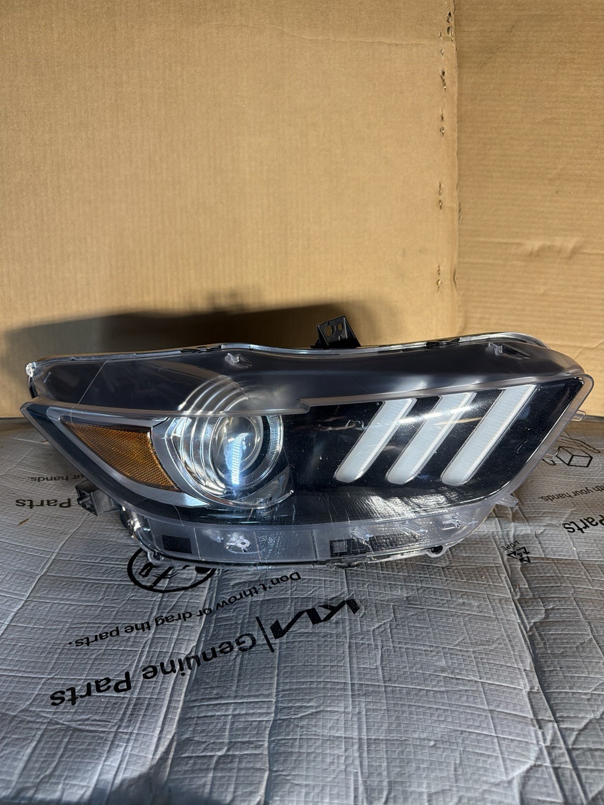 2015-2017 Ford Mustang Right Passenger Side Xenon HID Headlight OEM FR3Z-13008-J