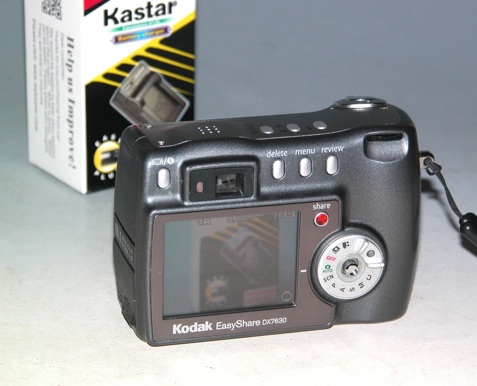 Kodak EasyShare DX7630 6.1MP Digital Camera #2555 - Image 4 of 4