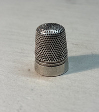 Vintage Charles Horner Steel Thimble Size 8 Made In England (no hallmarks)