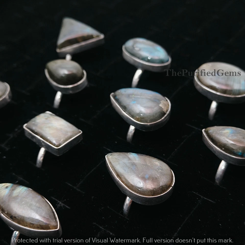 Anillo ajustable de cristal de labradorita | Lote de anillos enchapados en plata de cristal surtido Foto 2 de 3