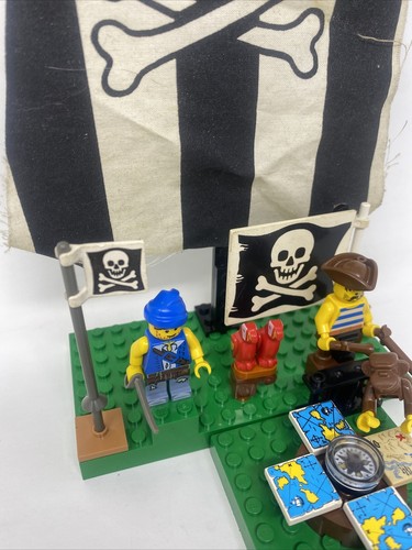 Lot Of LEGO Pirates Mini Figs Maps Sails Monkey Bird Compass Flags - Picture 4 of 15