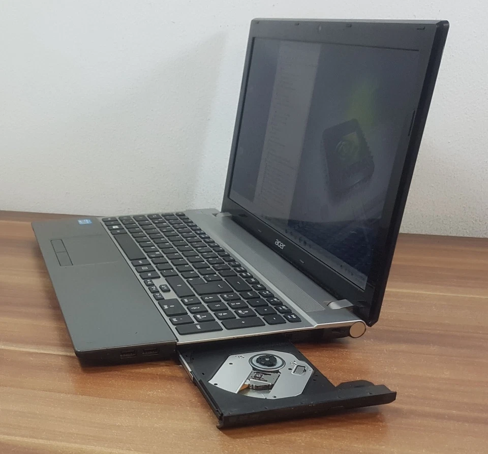 Gaming Acer Aspire V3-571G i7-3632QM Quad Core 8GB 256GB SSD nVidia GeForce 710M - Bild 4 von 4