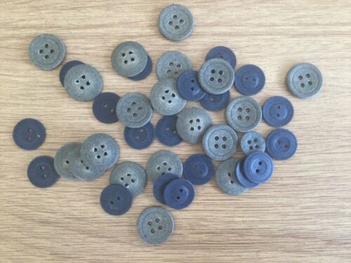 Original German Army WWII uniform buttons - Picture 2 of 4