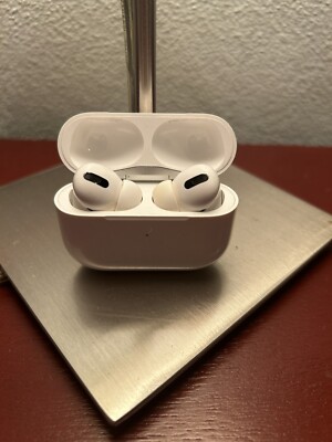 Apple AirPods Pro with MagSafe Wireless Charging Case