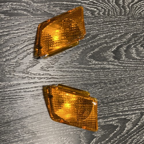 COPPIA FRECCIA LAMPEGGIATORI ANTERIORI DX/SX MALAGUTI PER CENTRO 50 01902900 - Foto 2 di 7