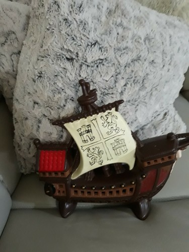 Mid Century Ceramic Boat Cross British Ship Navial Decor White Brown Red Details - Picture 3 of 12