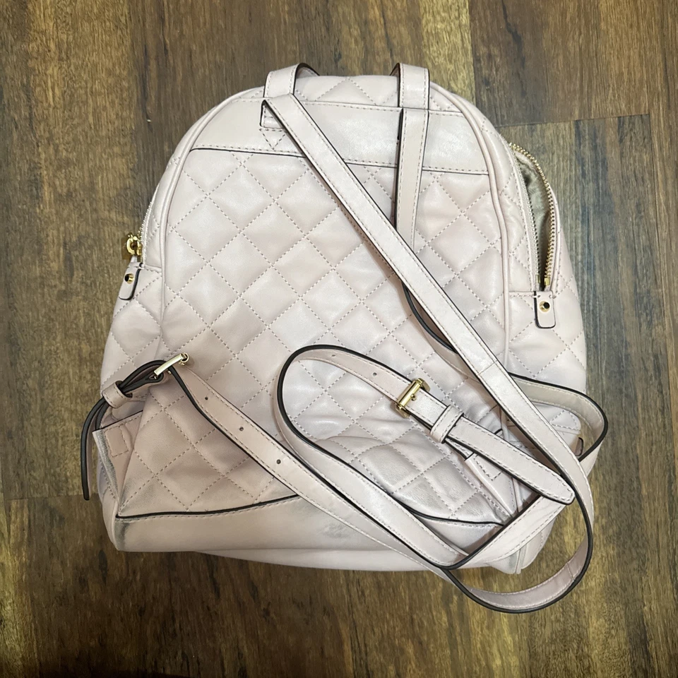 Mochila Michael Kors Rhea acolchada rosa polvoriento rubor mediana con bolsa antipolvo Foto 2 de 4