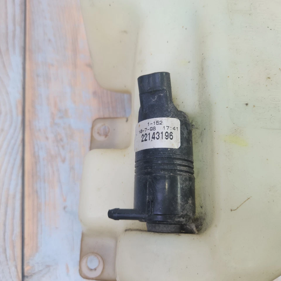 GM 10414246 24012887 2000 Chevrolet Impala parabrisas lavadora depósito de líquido OEM Foto 3 de 4