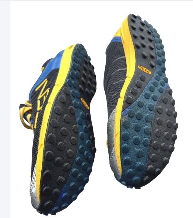Scarpa da trail running uomo Keen A86