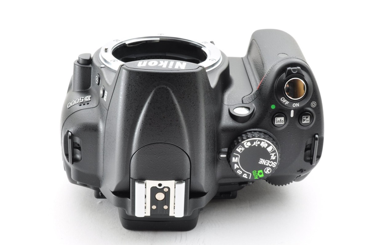 Nikon D5000 中古撮影枚数1194枚 Nikon D5000 Digital SLR Camera Body Near Mint From JP 2763 Shutter
