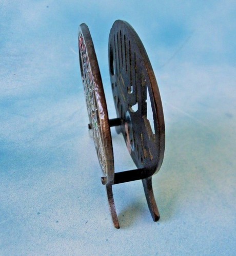 Soporte para letras o servilletas de metal de Jerusalén esmalte detalles de colores menorá - Imagen 3 de 4