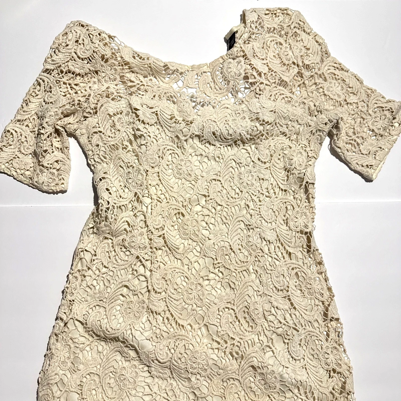 OFF WHITE Abito corto pizzo scintillante e fade bianco sporco Urban Outfitters Cottagecore