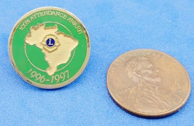 Lions Club Int 100% Attendance Award Pin 1996-1997 Gold Tone Green Enamel Brazil