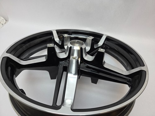 OEM 2024 and Up Harley Davidson Touring Street Glide Front 19" Wheel 40900926 - Picture 11 of 20