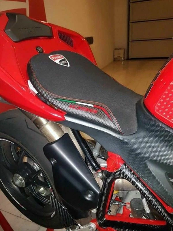 Ducati 848 1098 1198 Volcano design Saddle cover Anti scivolo black italy flag r Foto 2 de 4