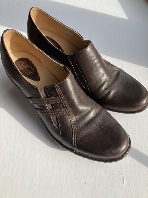 Clark's Artisan Womens Brown Leather Slip On Heels Elastic Stretch