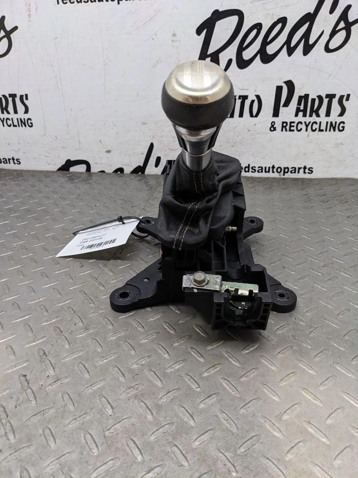 Palanca de cambios de piso Chevy Camaro 16 17 18 19 20 21 22 23 24 modo de accionamiento OEM1169712 Foto 3 de 4